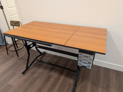 Adjustable Tilt Desk