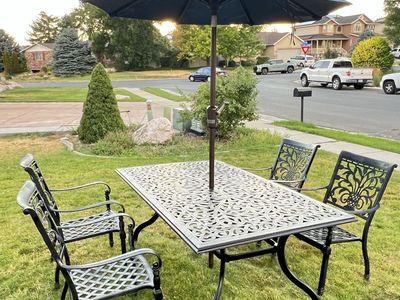 Outdoor Patio Dining Set, Cast Aluminum, Table, 4 Chairs, Umbrella Included,