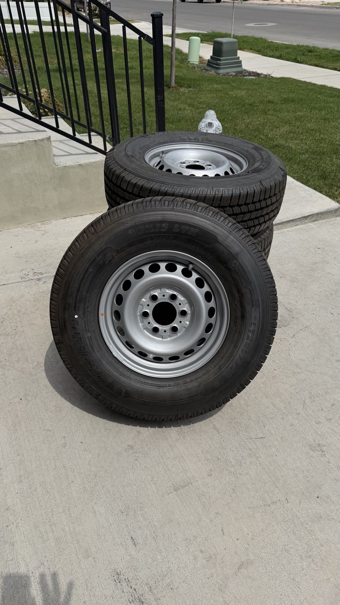 Mercedes Sprinter van Rims and Tires 245/75R16 Michelin Agilis Load E Brand New