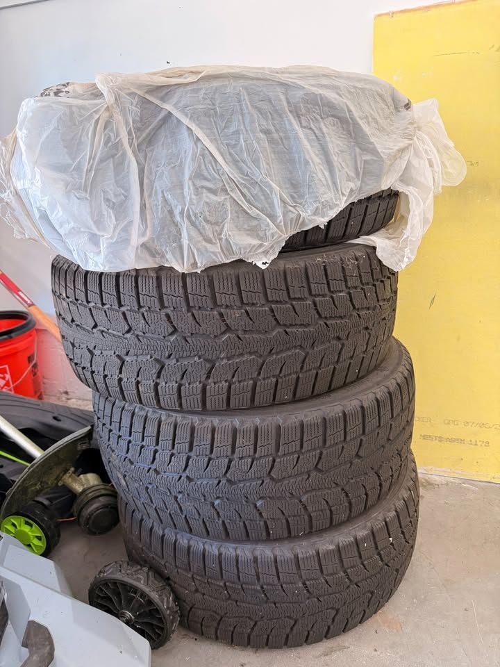 Practically New Toyo Observe G3-Ice Winter Tires – Set of 4
