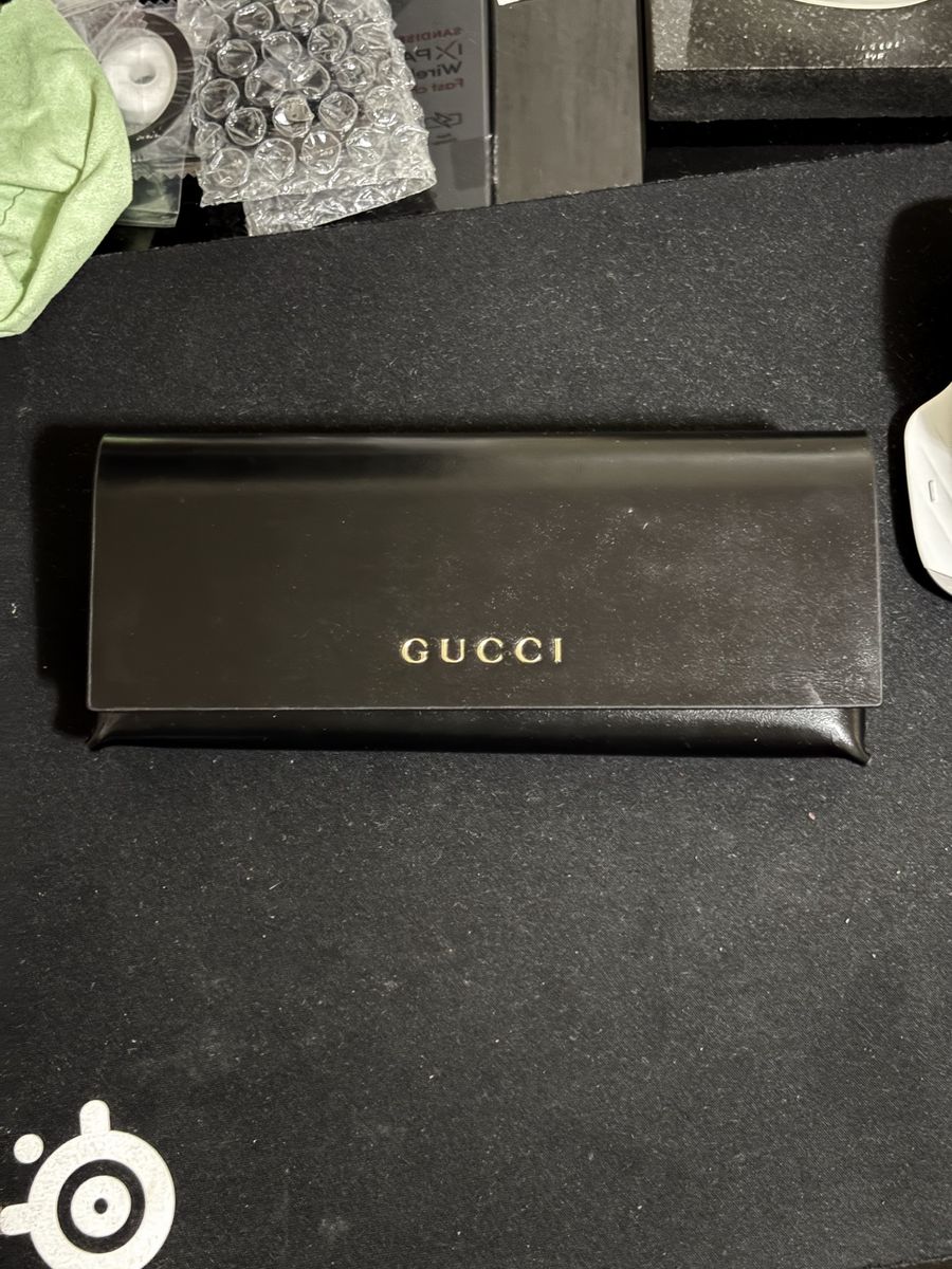 Gucci Black Leather Fold Over Pouch Case for Eyeglasses & Sunglasses New