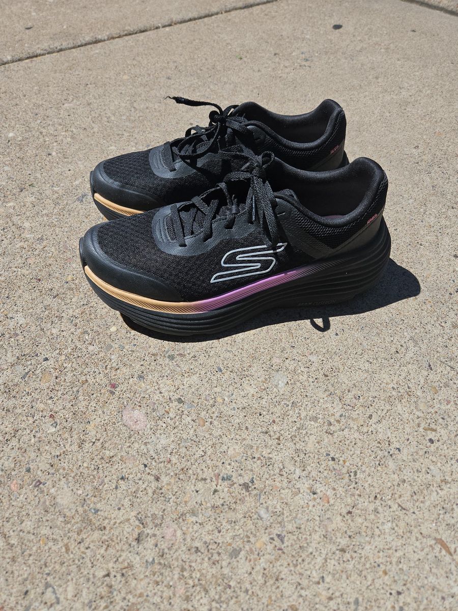 Women's Sketchers Shoes size 8