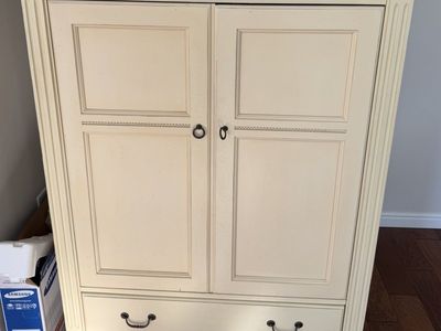 Ethan Allen Cream & Wood Media Armoire/Cabinet - Versatile Storage for TV, Bar, or Craft Supplies Make reasonable offer