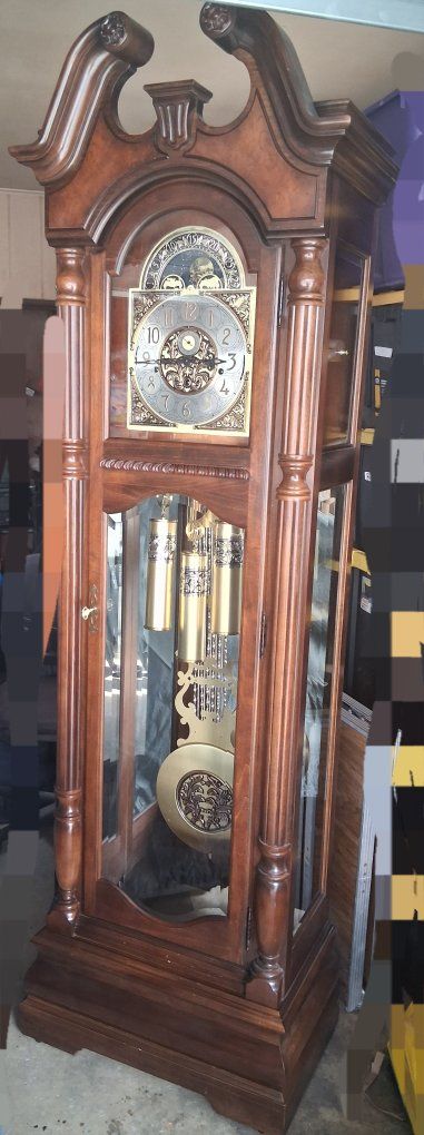 Howard Miller 82nd Edition Anniversary clock
