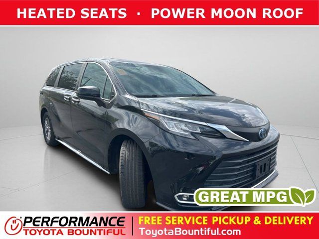 2022 Toyota Sienna XLE 7-Passenger