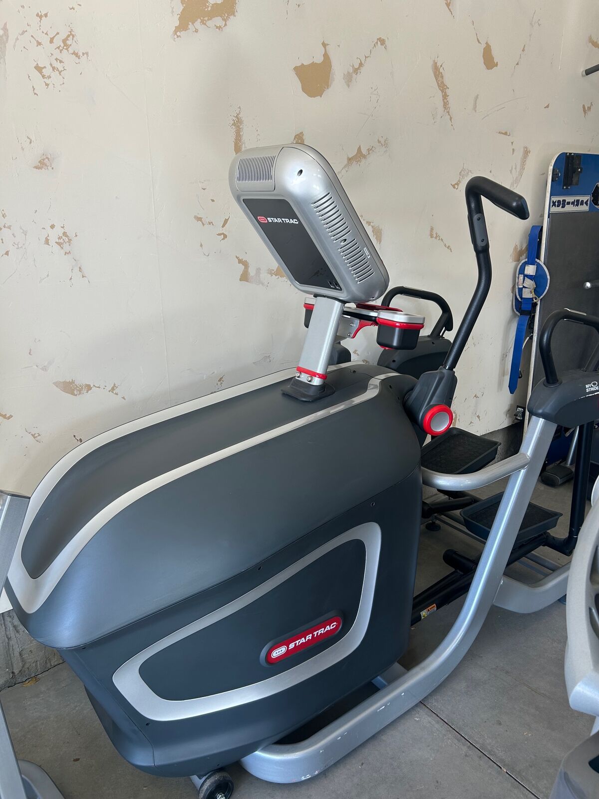 Star Trac 8VS VersaStrider Elliptical