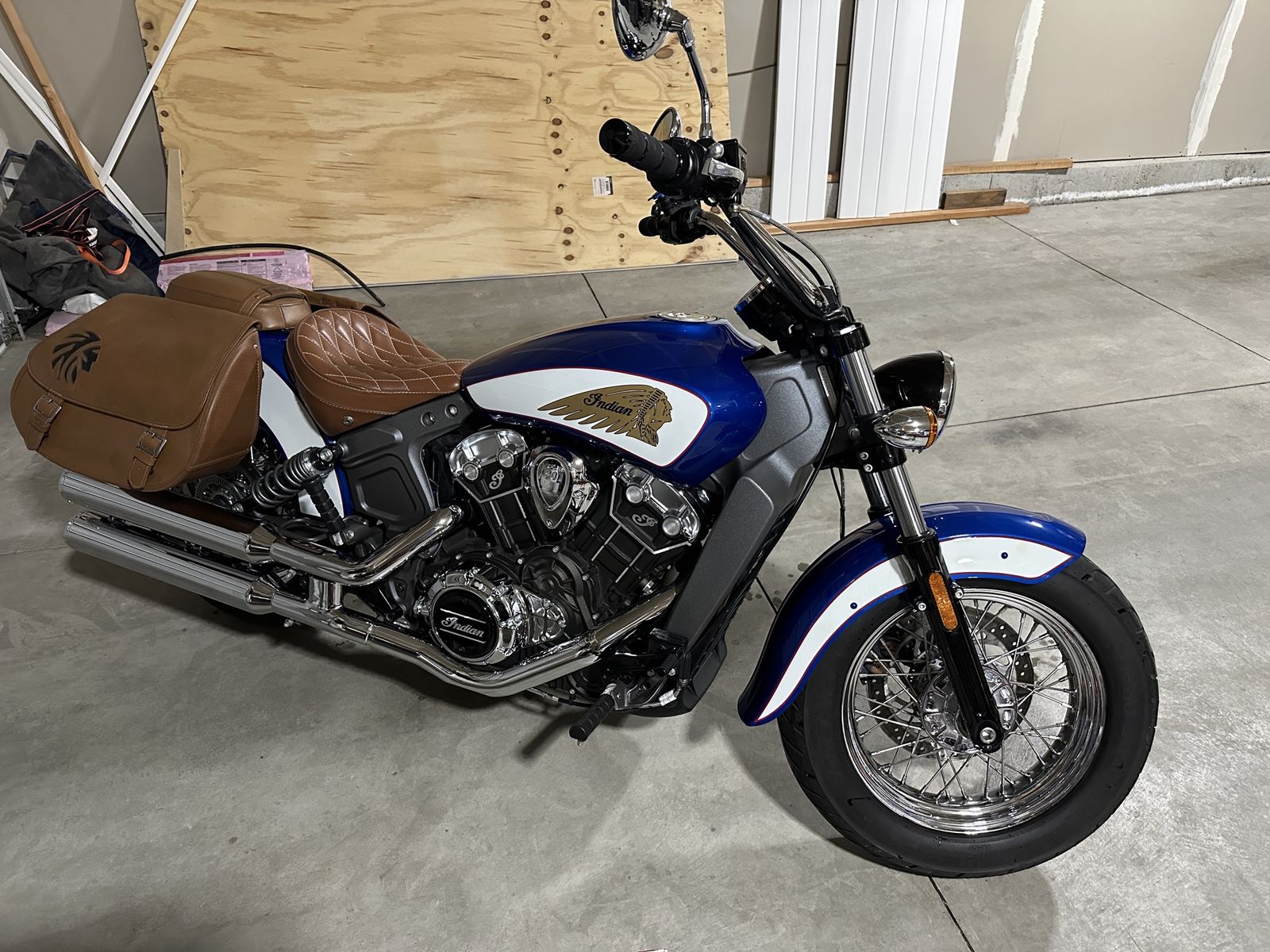 2018 Indian Scout, 1133cc - ABS, two-tone