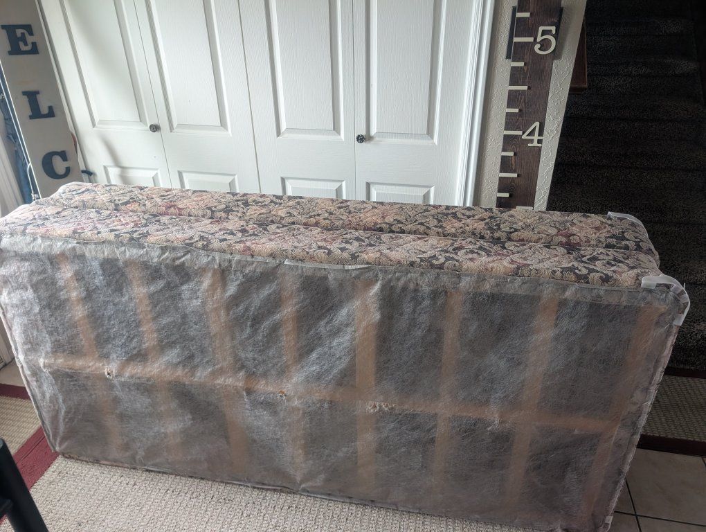 Main image 4