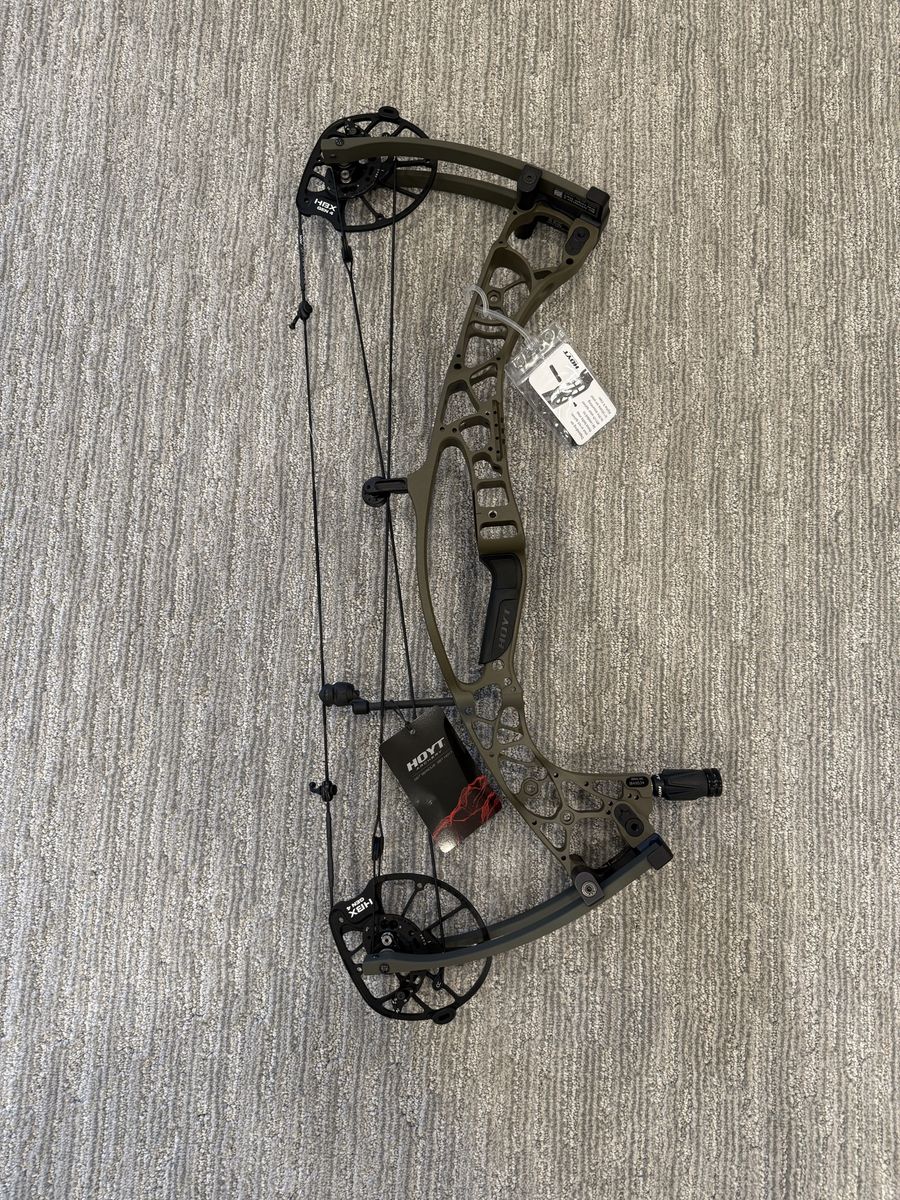 Hoyt AX-2 29