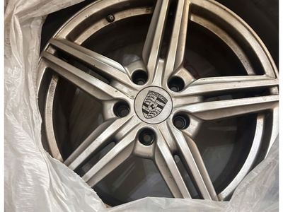 Porsche Cayenne Tires + Wheels (w/ chains)