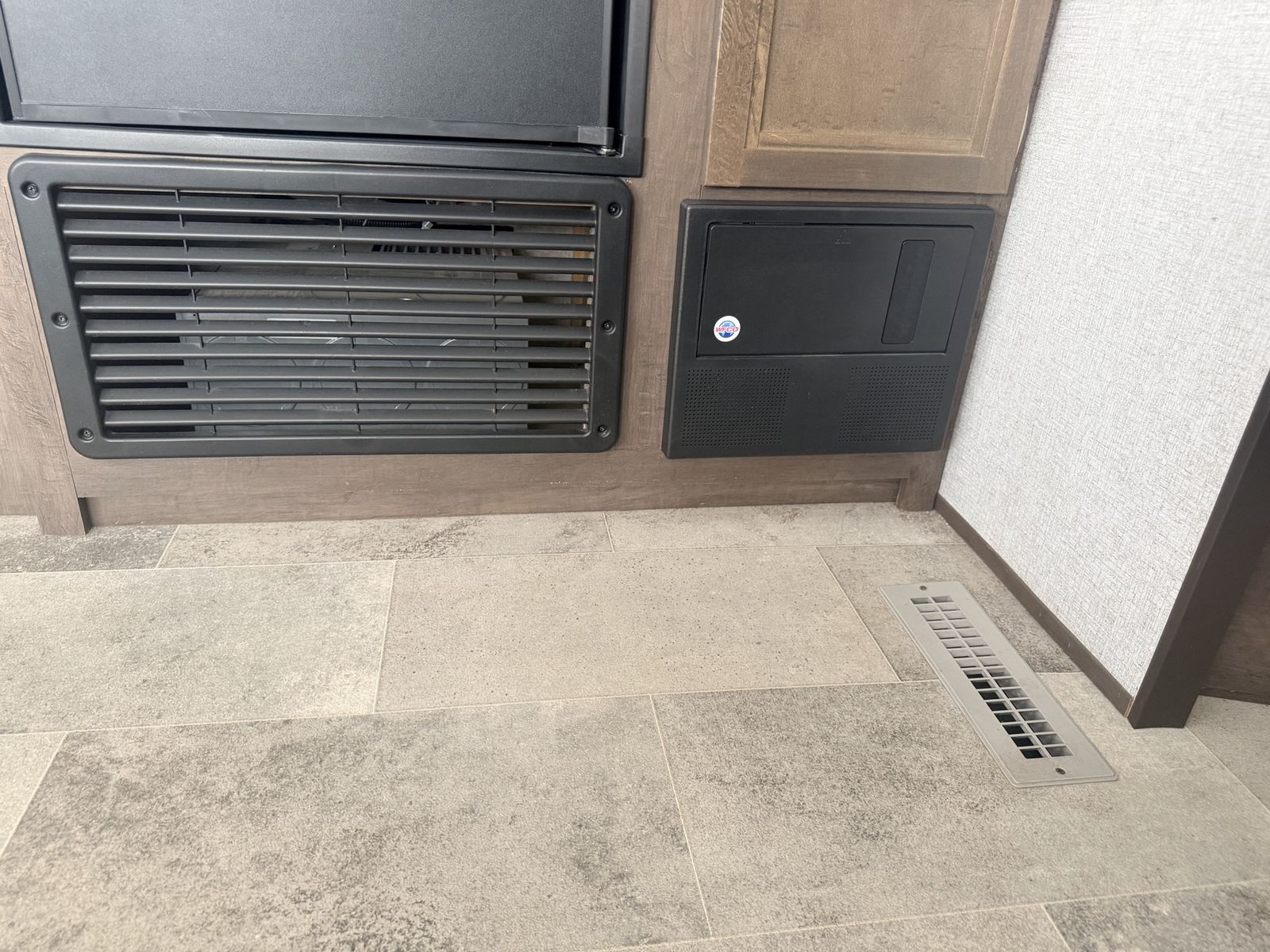 Main image 16