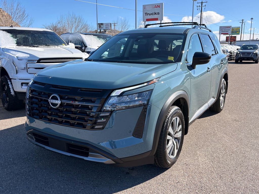 2026 Nissan Pathfinder SL