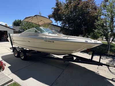 1995 Sea Ray 220 Bow Rider / Signature