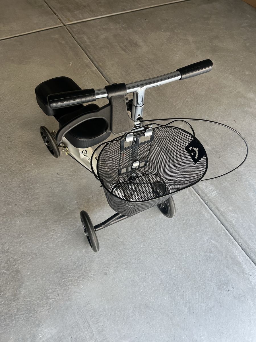 KneeRover Economy Knee Scooter Crutch Alternative w/ Basket