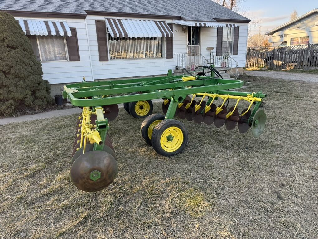 John Deere 110 Disk