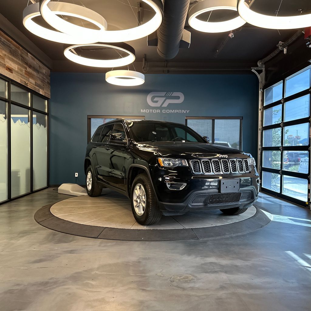 2019 Jeep Grand Cherokee Laredo E