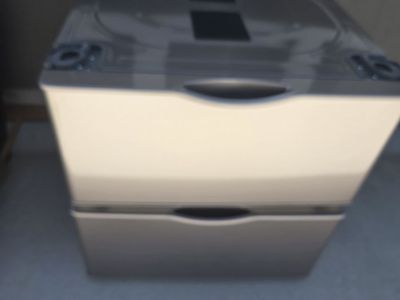 Samsung WE402NC/A3 27-Inch Pedestal