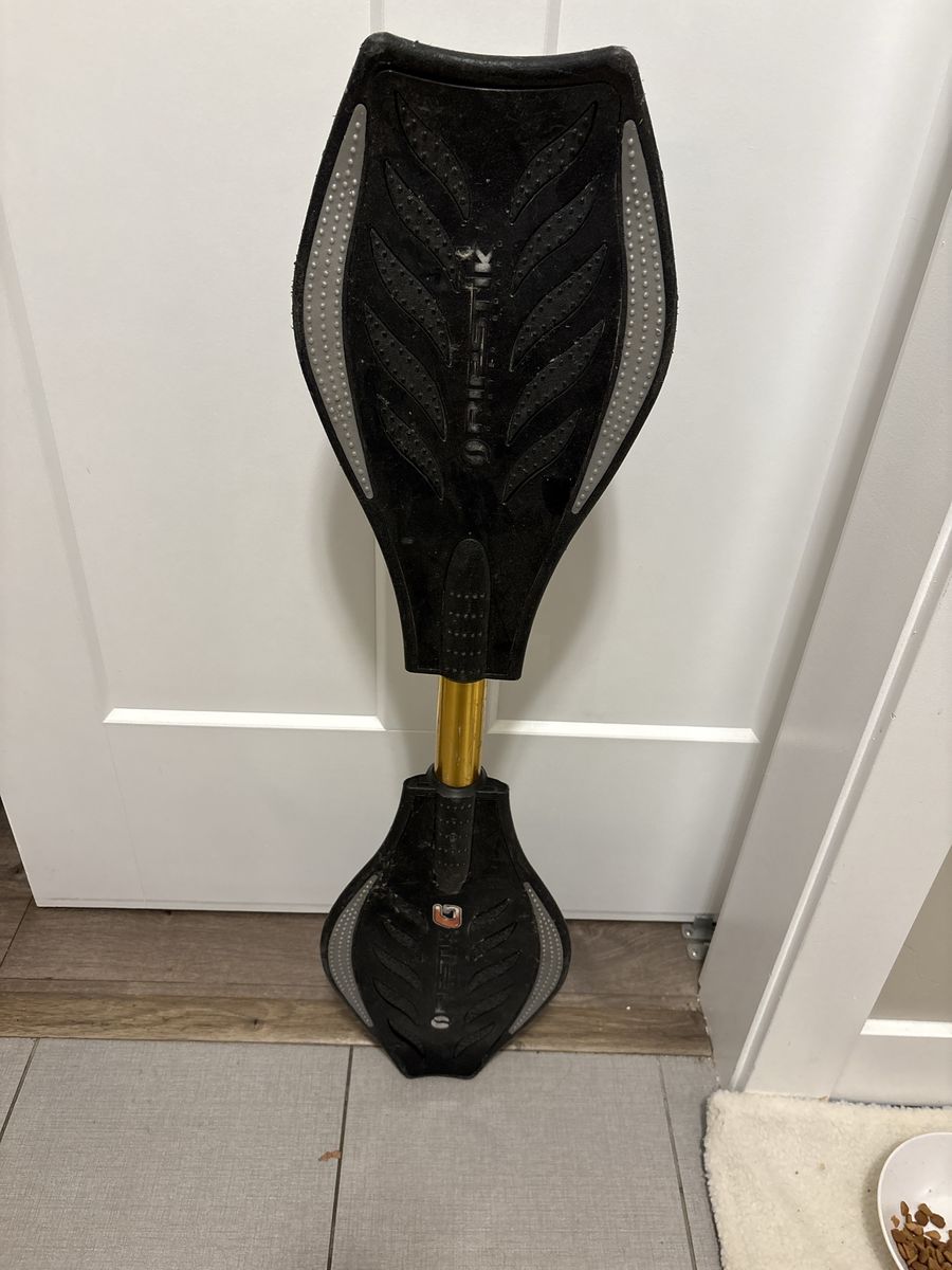 Razor RipStik Caster Board - Black and Gold