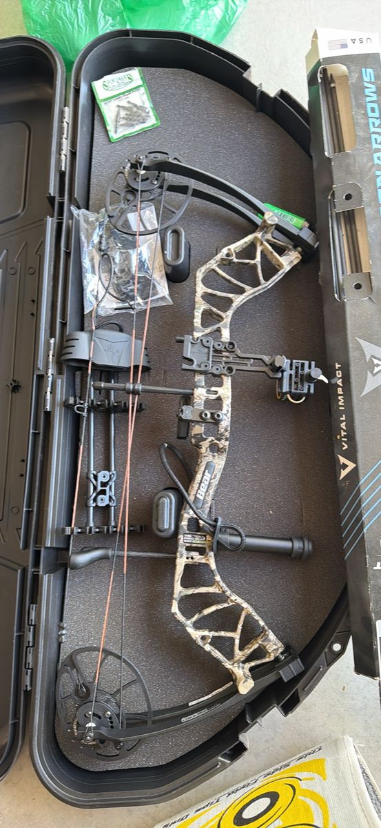 Bear Legit 70lb Compound Bow