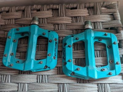 Raceface Chester - Turquoise Blue Mountain Bike Pedals