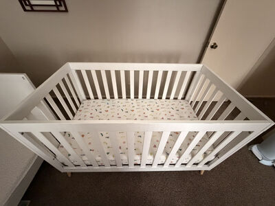 Baby Crib + Mattress (29.5x54")