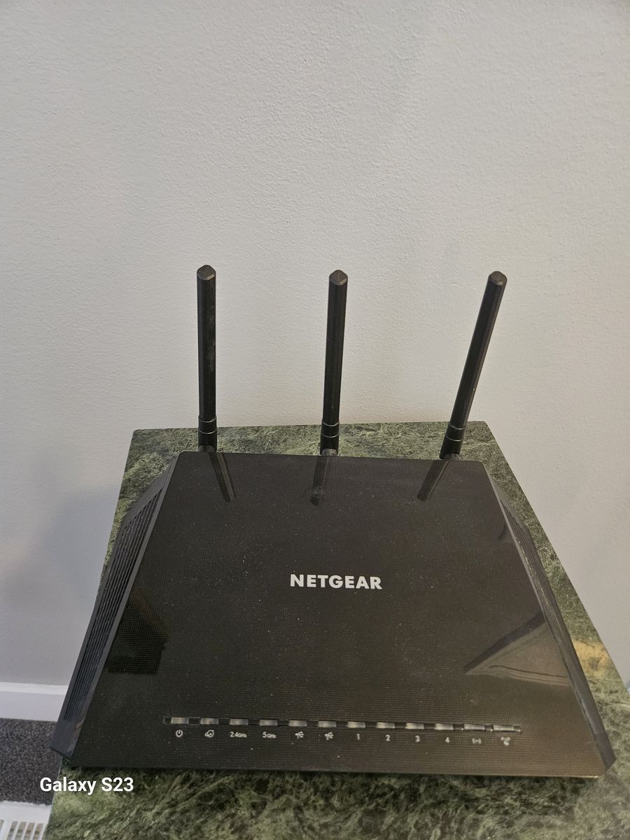 Netgear AC1750 Smart WiFi Router Model R6400v2 Dual Band Gigabit