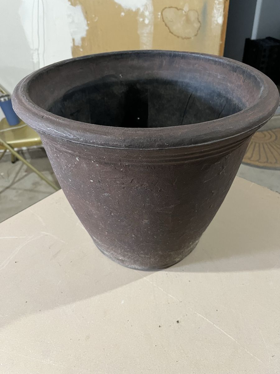 Flower Pot – Plastic-Brown