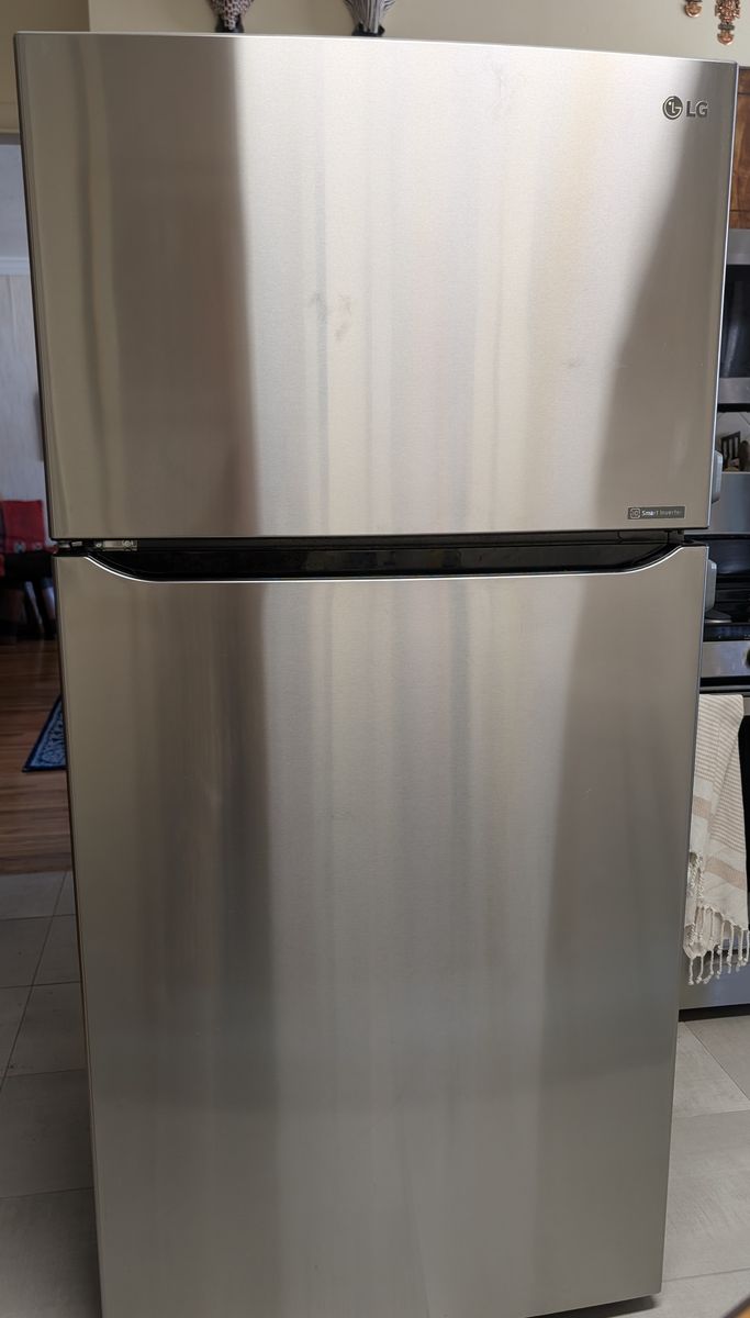 LG Fridge/Freezer with Smart Inverter