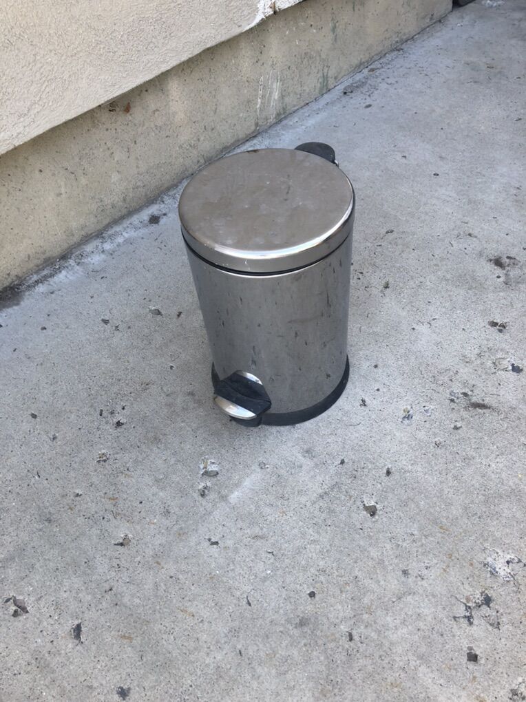 New Small Garbage Can