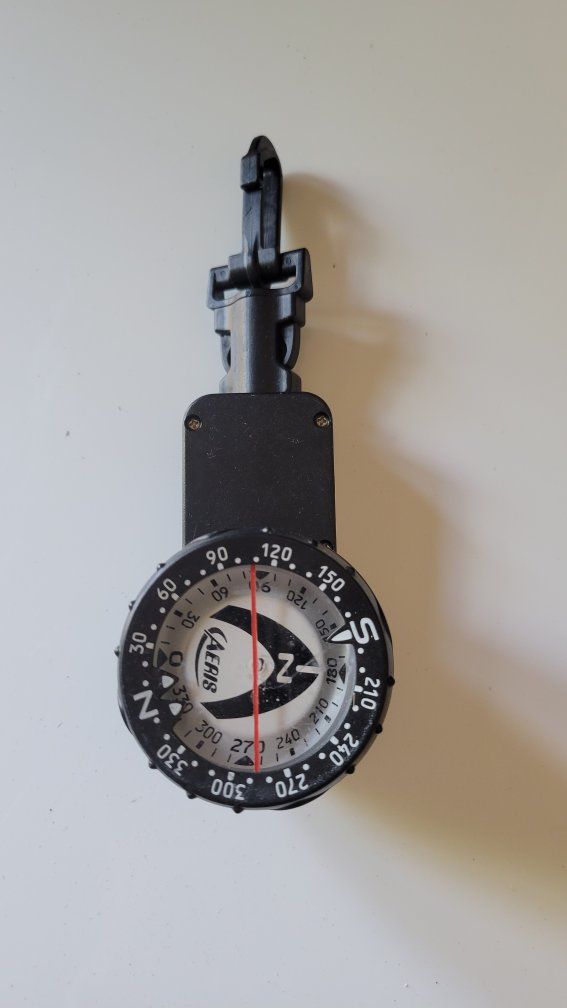 Retractable Clip-on Scuba Dive Compass