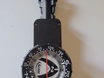 Retractable Clip-on Scuba Dive Compass