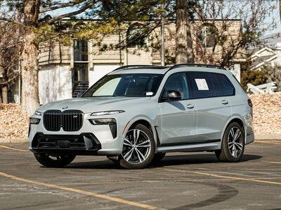 2025 BMW X7 M60i