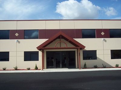 2200SF Office/Warehouse- flex space - customize your flooring - all-inclusive lease