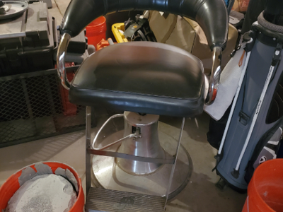 Vintage Salon Chair w/ Hydraulic Pump