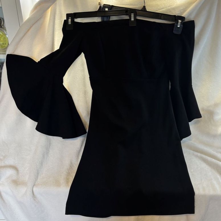 Black Lace Long Sleeve & Off The Shoulder Bell Sleeve Dresses