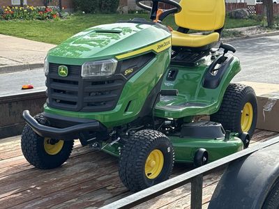 John Deere S140