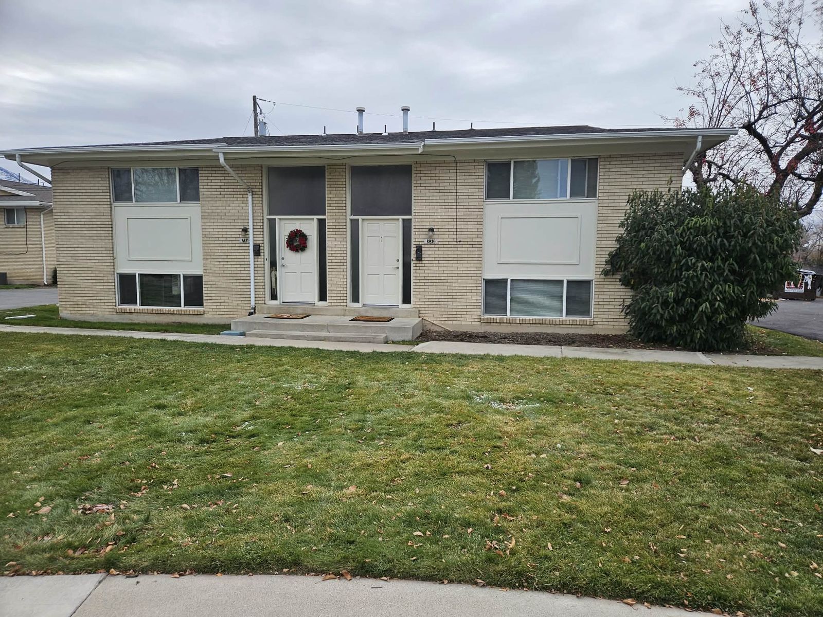 2 Beds 1.5 Baths - Apartment