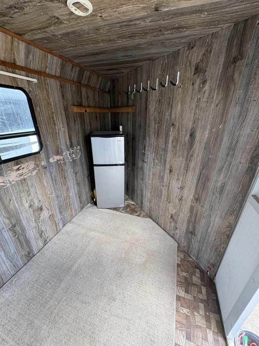 Main image 7