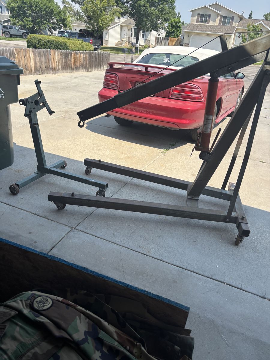 Engine hoist
