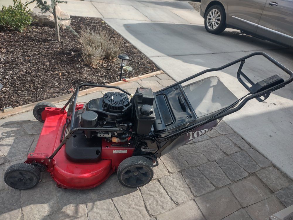Lawn mower "Toro" 31" Kawasaki motor Commercial