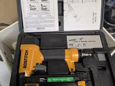 Bostitch SB-1850BN 18GA Brad Nailer Kit with Case, Manual, and Brads
