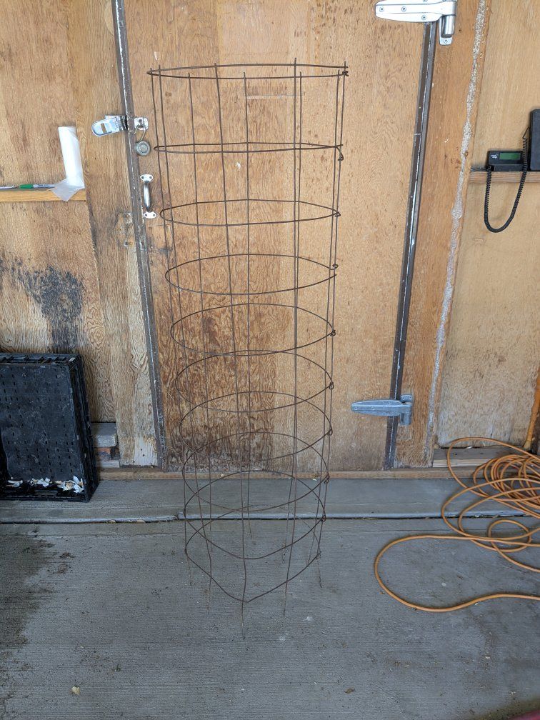 5ft Metal Wire Tomato Cages - Garden Trellis