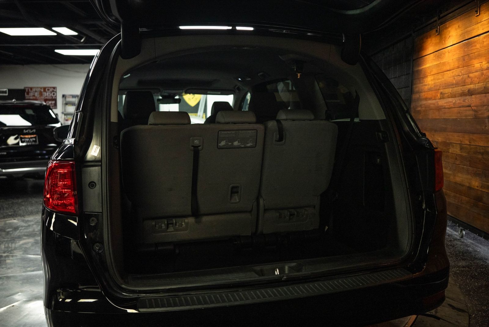 Main image 7
