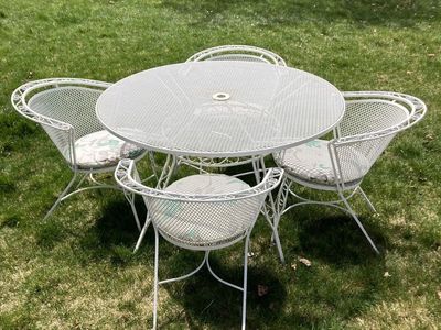 Outdoor table and chairs