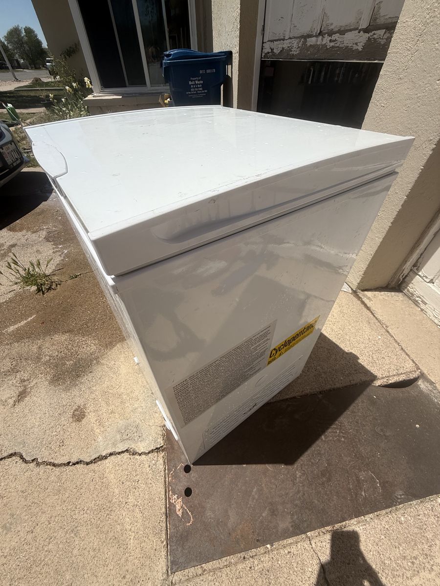 Cubic Freezer White