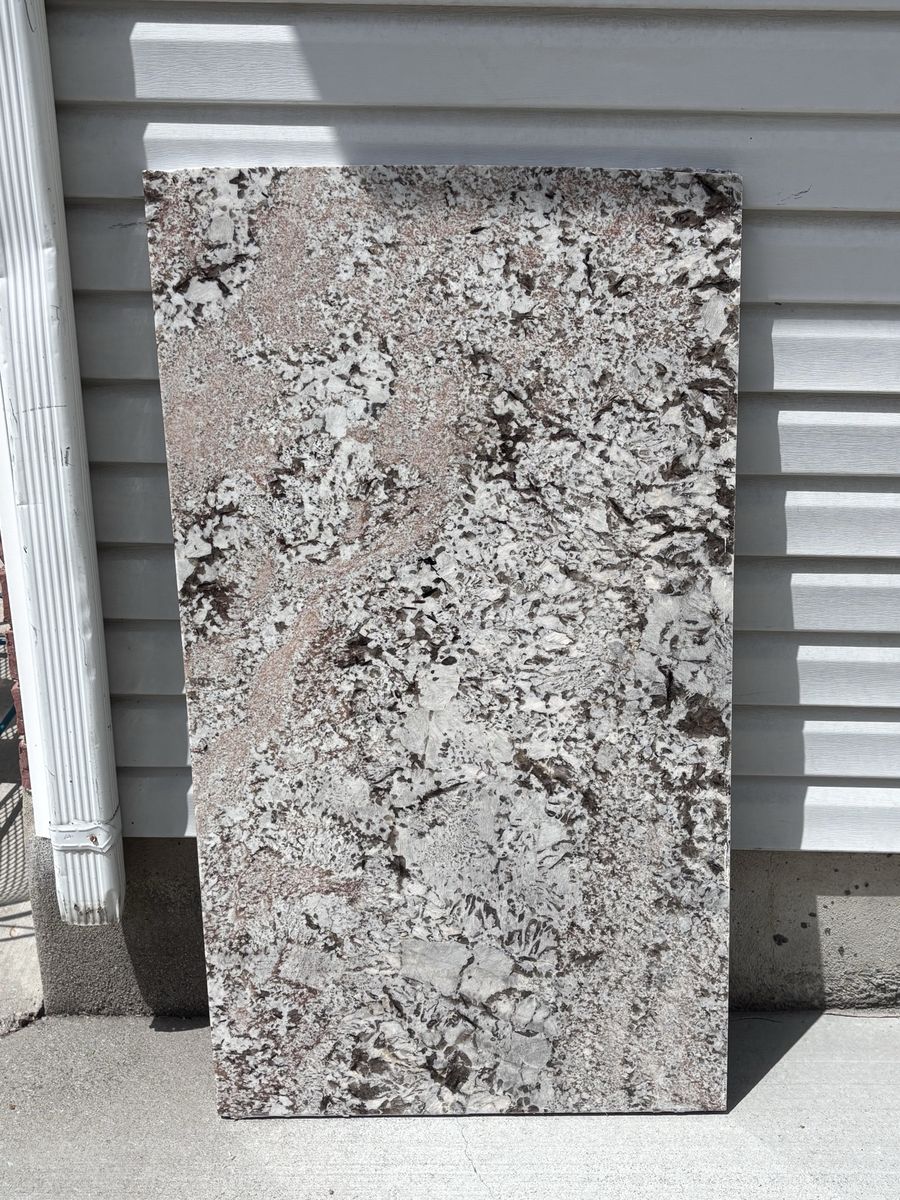 Beautiful piece of granite 25.5 x 45.5