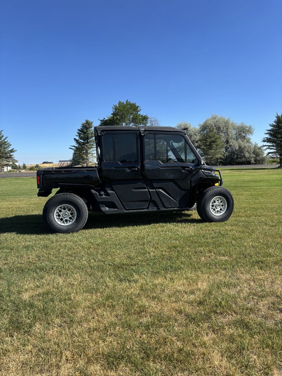 2025 Can-Am Defender HD 10 Lonestar edition