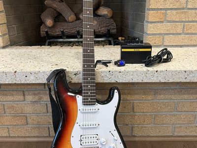 Complete Donner Electric Guitar Starter Bundle – Great Condition!