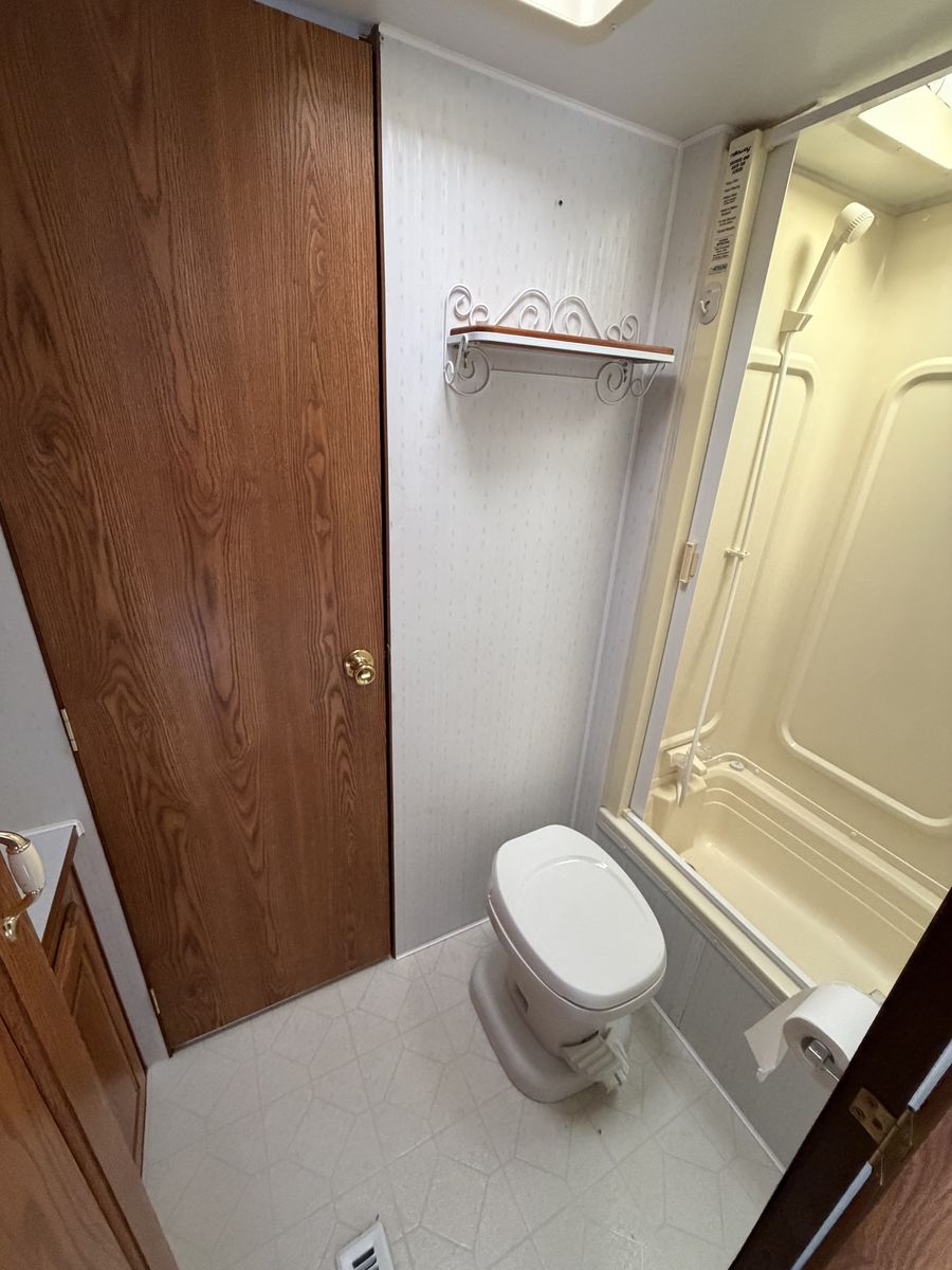 Main image 6