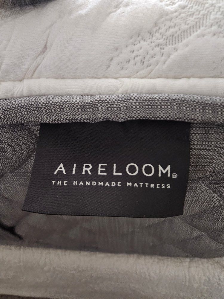 Queen aireloom luxury mattress